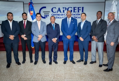 Colaboradores de la Contraloría refuerzan conocimientos  sobre  fideicomisos públicos